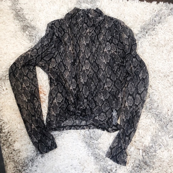 wild fable see through snakeskin top - Picture 4 of 7